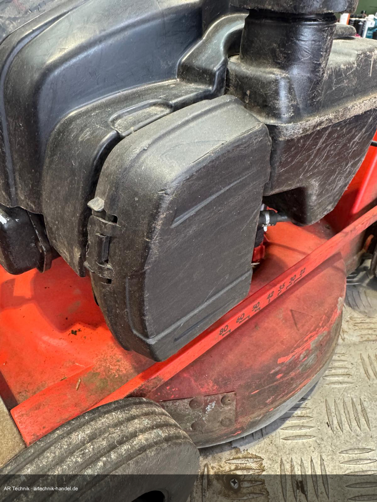 Stark verschmutzter Papierfilter – Tausch unumgänglich, Reinigung nicht mehr möglich