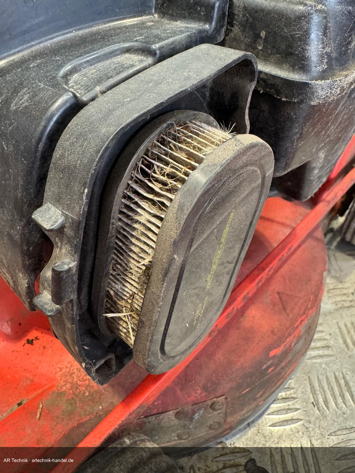 Schaumstofffilter mit Ölspuren – auswaschen oder tauschen