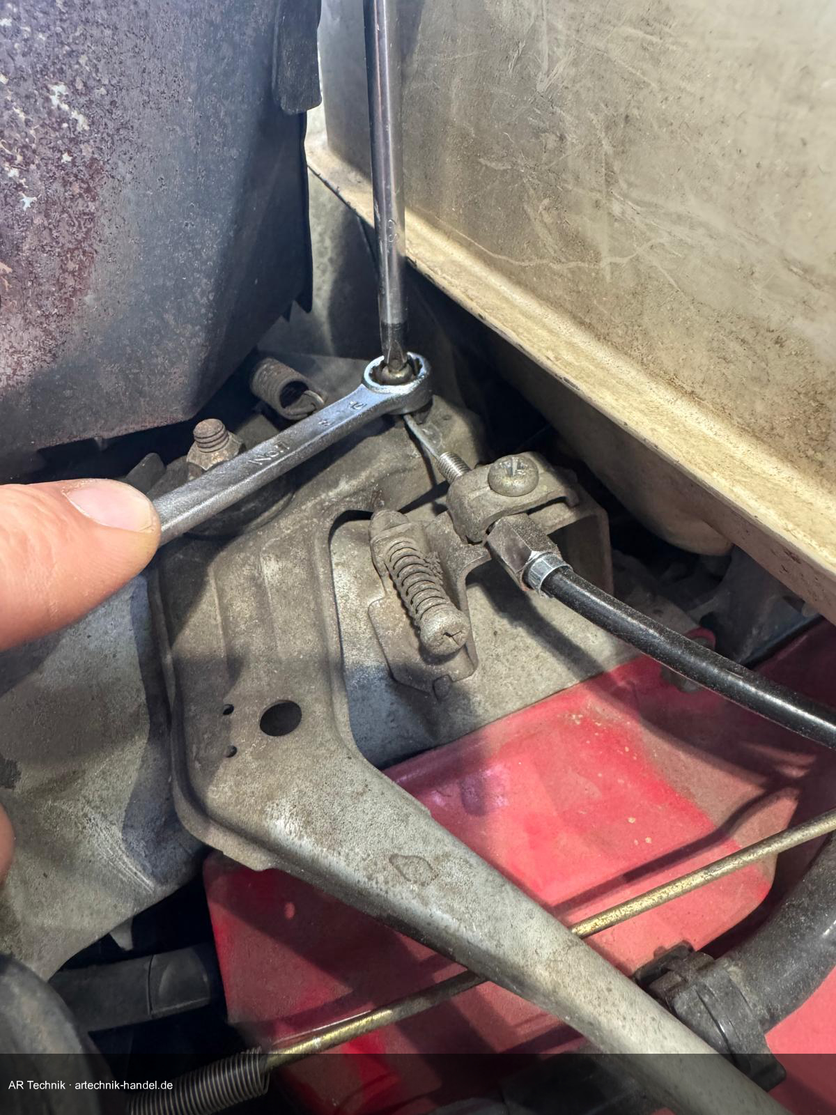 Seilzugbefestigung am Vergaserstellhebel