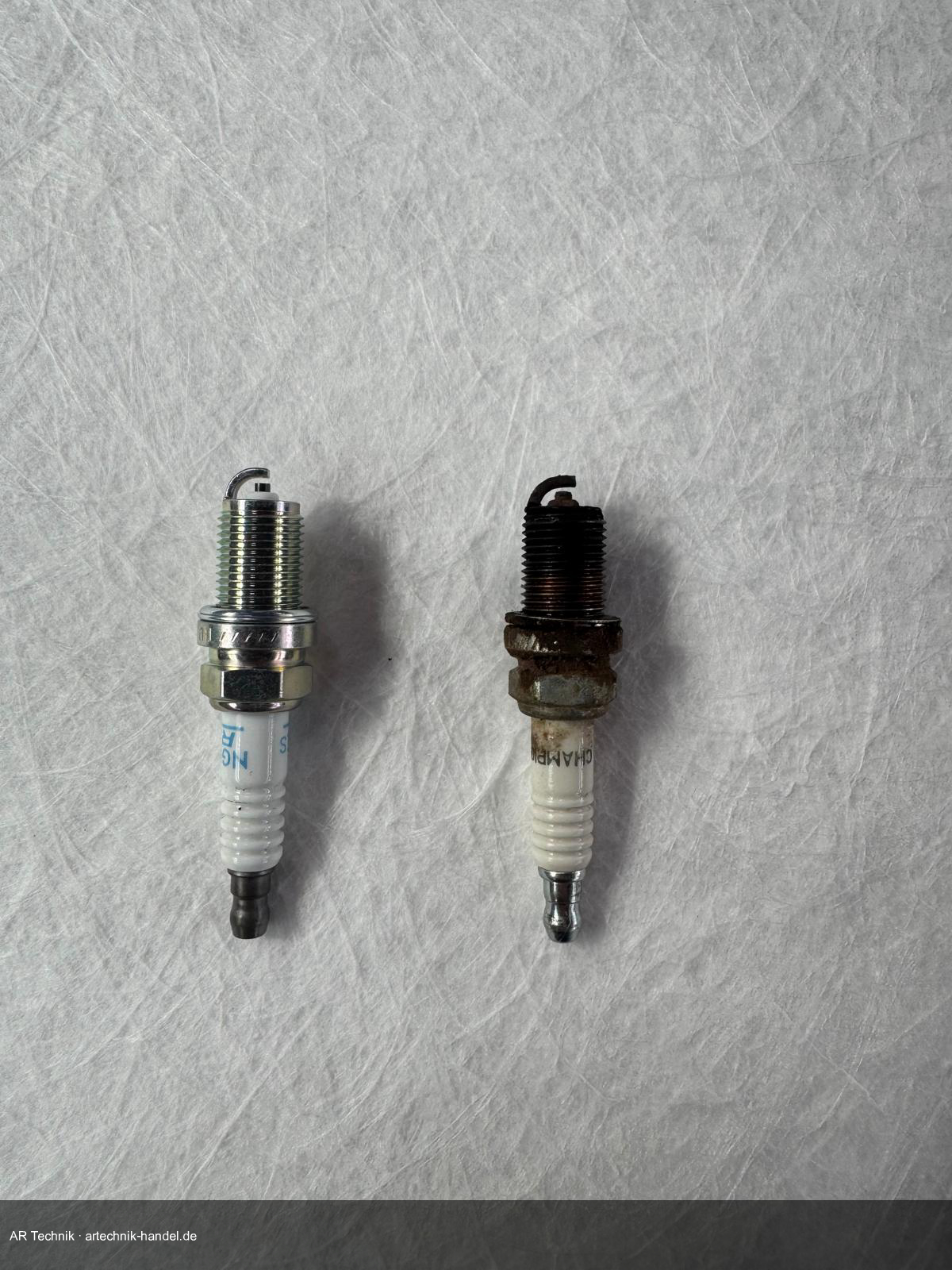 Zündkerze ausgebaut – Elektrodenbereich und Isolator auf Verschleiß prüfen